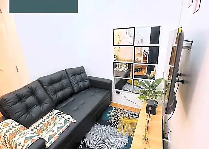 Mandaluyong Loft Staycation With Pool&wifi&karaoke Hotel